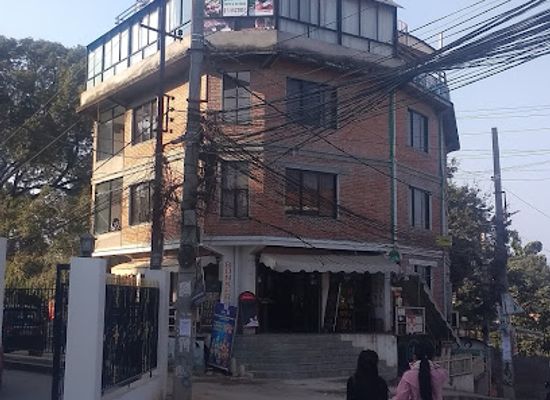 nepal/patan/patan-durbar-square/bar/bunker-hill-pub