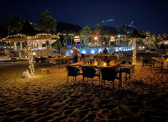 united-arab-emirates/gulf-of-oman-coast/bar/snoopy-beach-bar