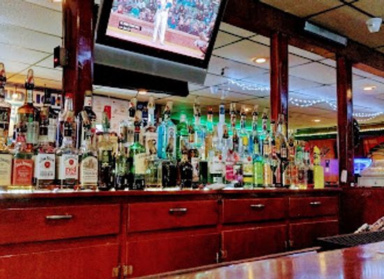 illinois/quad-cities/bar/tommy-s