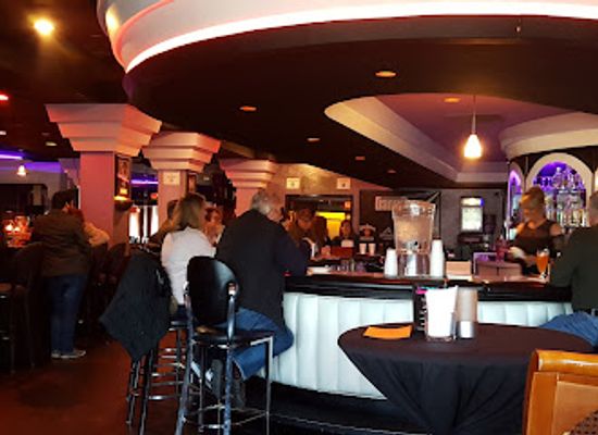 kentucky/newport/bar/gangsters-dueling-piano-bar