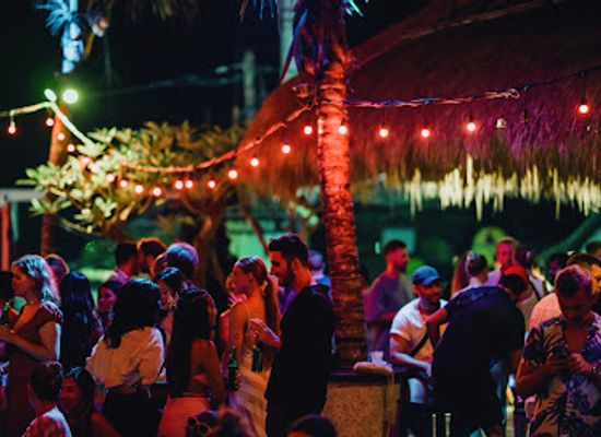 indonesia/bali/bar/old-man-s