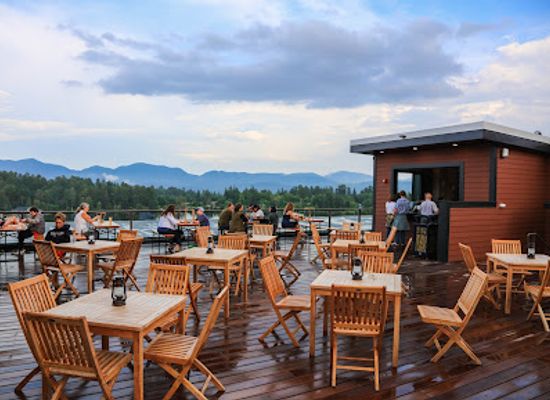 new-york/adirondack-mountains/bar/cloudsplitter-rooftop-bar