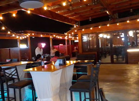 honduras/pico-bonito-national-park/bar/bakan-bar-y-restaurant