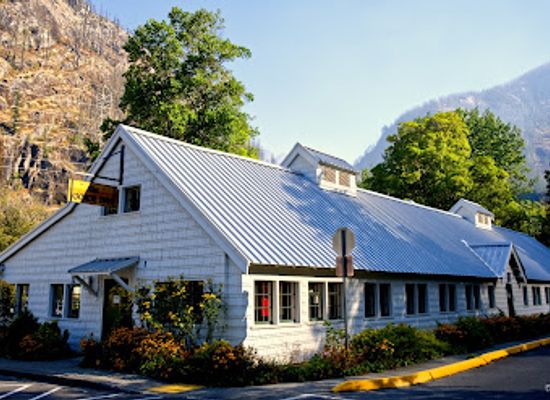 washington/north-cascades-national-park/bar/gorge-inn