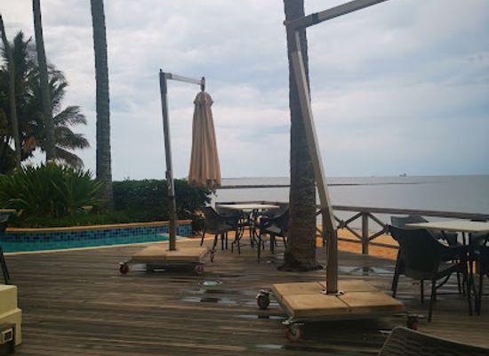 mozambique/maputo/bar/robson-s-bar