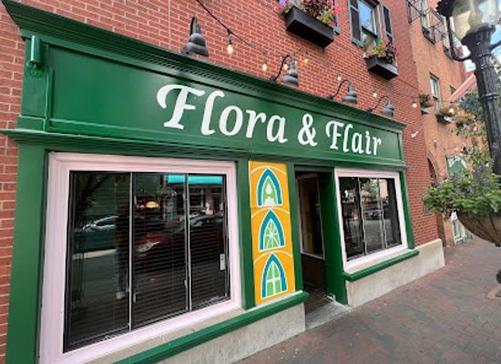 ohio/cincinnati/bar/flora-flair-cocktails-n-dreams