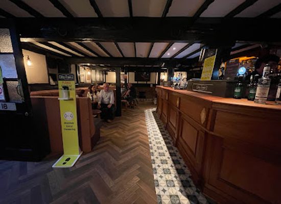 ireland/ulster-part-within-current-ireland/bar/the-hole-in-the-wall