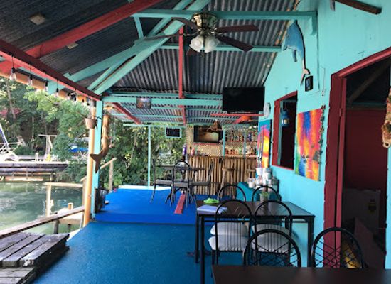 guatemala/rio-dulce/bar/ana-s-coffee-house-marina-hacha