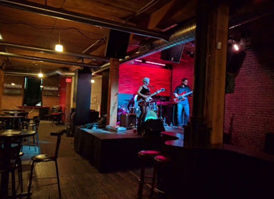 canada/regina/warehouse-district/bar/cloud-9-live-bar-and-grill