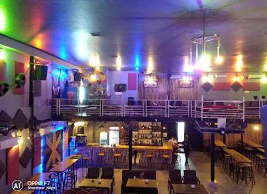 nepal/chitwan-valley/bar/snooks-cafe-and-pub