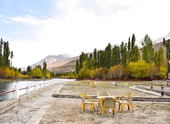 pakistan/phandar-valley/bar/the-rover-by-roomy-phander