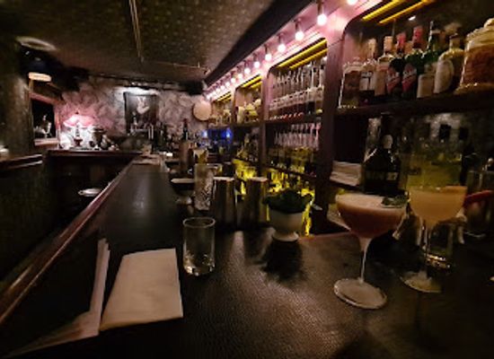 israel/central-district/bar/butler