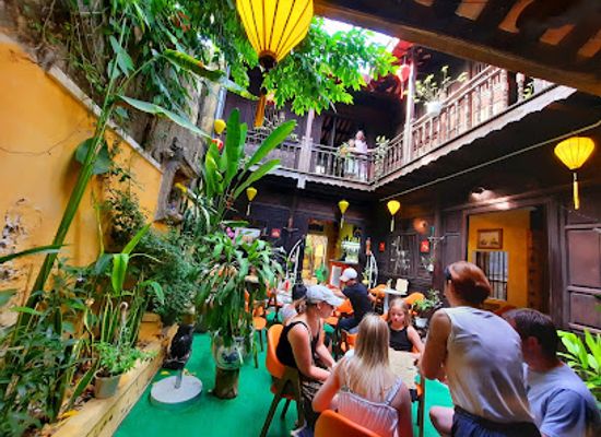 vietnam/hoi-an/hoi-an-ancient-town/bar/hoi-an-t-t-cocktail-bar-coffee-antiques