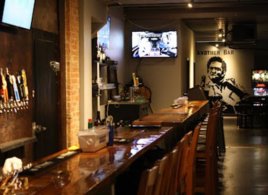 canada/golden-horseshoe/bar/another-bar