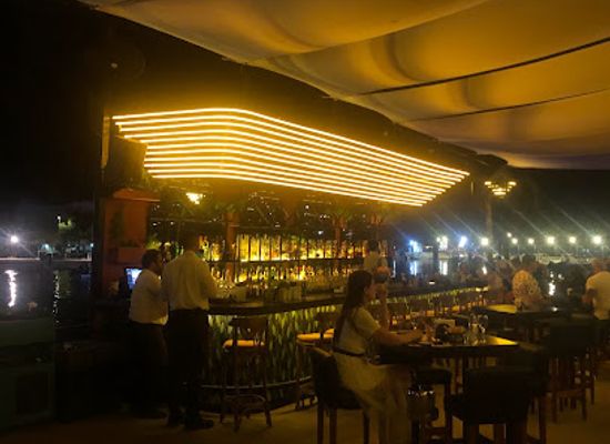 lebanon/jounieh-coast/bar/esco-bar-jounieh-indoor