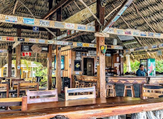 belize/toledo-district/bar/yoli-s-over-da-water-bar-grill