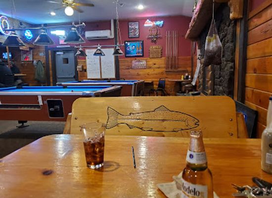 oregon/curry-county/bar/vic-s-bar-grill