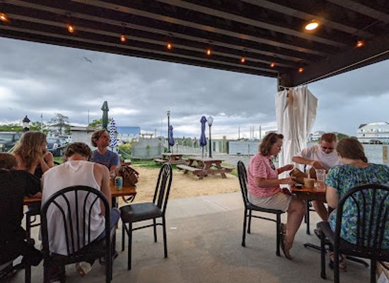 virginia/assateague-island/bar/don-s-seafood-market-restaurant