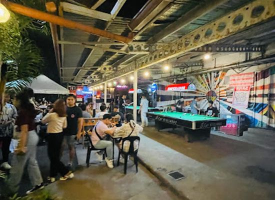 philippines/legazpi/embarcadero-de-legazpi/bar/kapuntukan-resto-bar-and-grille