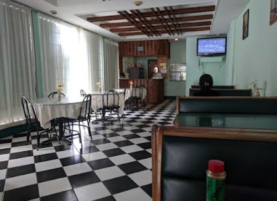 micronesia/pohnpei-island/bar/cafe-ole
