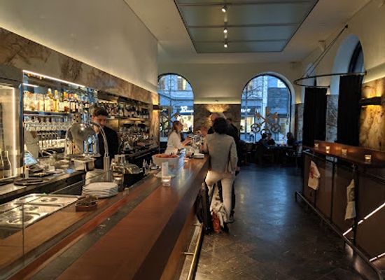 switzerland/zurich/bahnhofstrasse/bar/bar-45