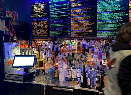 rhode-island/east-bay/bar/grad-center-bar