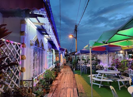 brunei/bandar-seri-begawan/kampong-ayer/bar/gerai-nini-mama