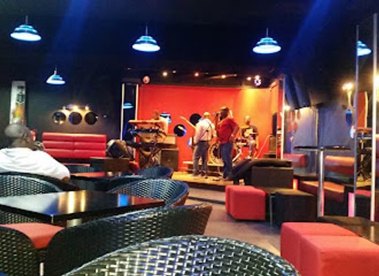 mozambique/maputo-city/bar/elvis-pool-bar