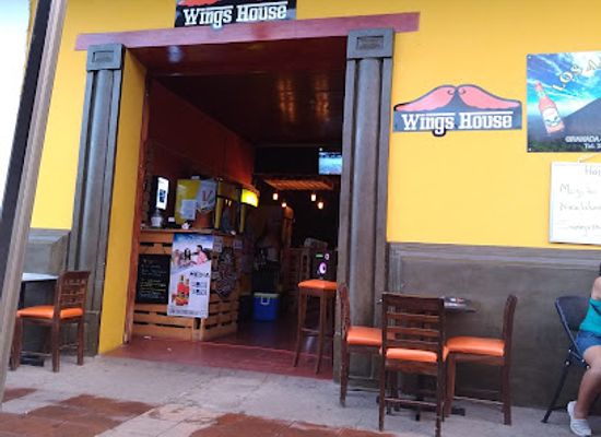 nicaragua/granada-plains/bar/wings-house-granada