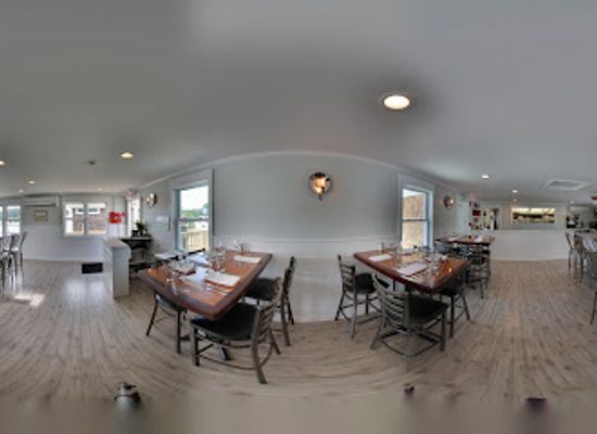 rhode-island/yawgoo-valley-ski-area/bar/two-ten-oyster-bar-grill