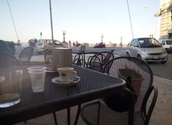 italy/bari/madonnella/bar/amarcord-cafe