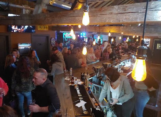 wisconsin/kettle-moraine/bar/the-carriage-house