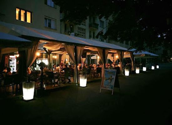 romania/mehedinti/bar/queen-s-cafe-lounge