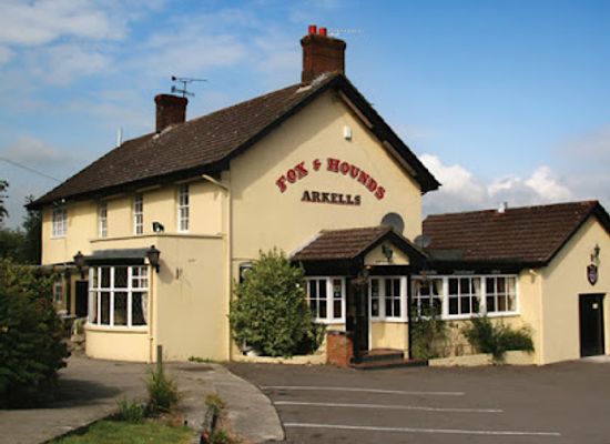 united-kingdom/wiltshire/bar/the-fox-hounds