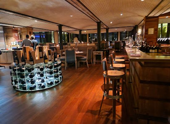 mauritius/poste-de-flacq/bar/blue-penny-cellar