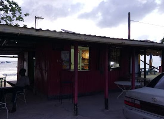barbados/saint-andrew/bar/braddy-s-bar