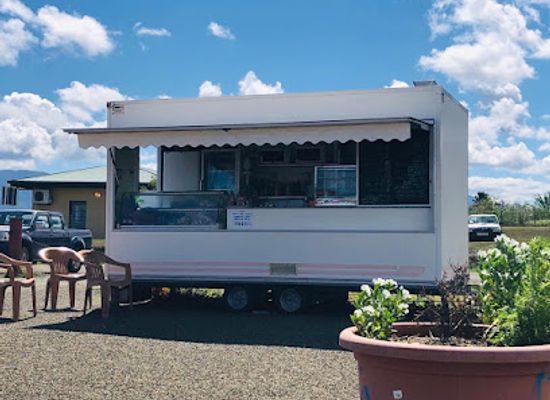 new-caledonia/pouembout/bar/roulotte-te-maa
