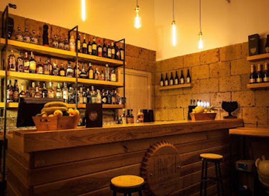 italy/palermo/castellammare/bar/finch-lounge