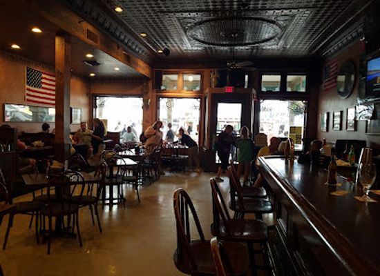michigan/upper-peninsula/bar/horn-s-gaslight-bar-restaurant