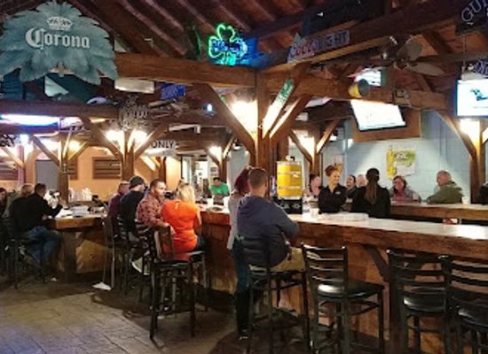 connecticut/tolland-county/bar/shea-s-pizzeria-and-sports-bar