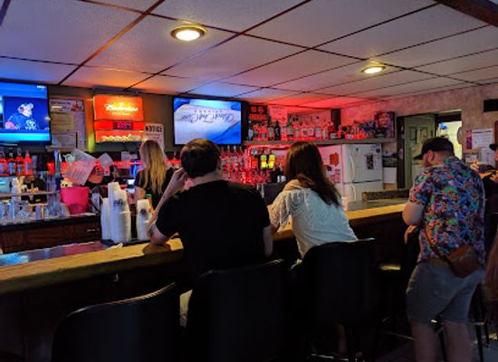 illinois/metro-east/bar/office-lounge