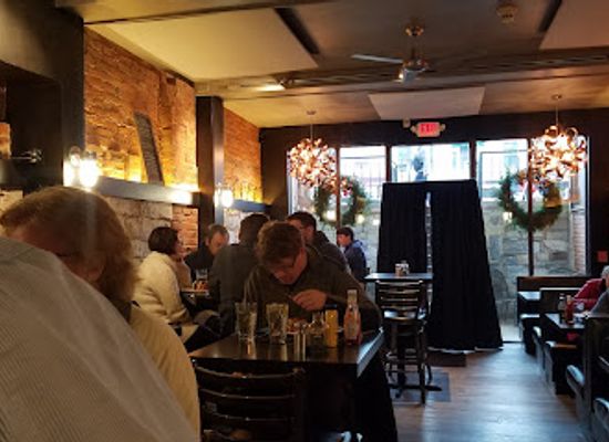 massachusetts/berkshires/bar/the-well-restaurant-bar