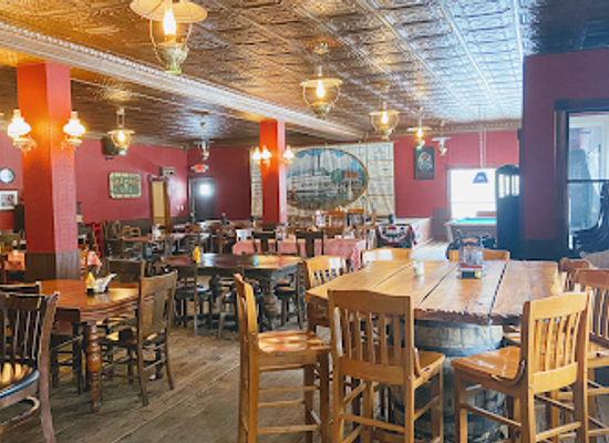 iowa/effigy-mounds-national-monument/bar/backwoods-bar-grill
