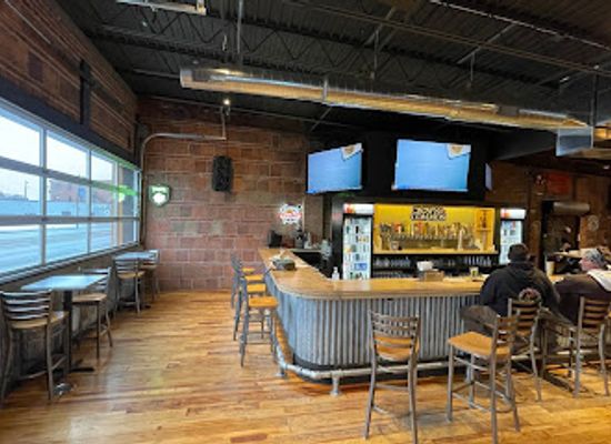 wisconsin/green-bay/bar/crown-common