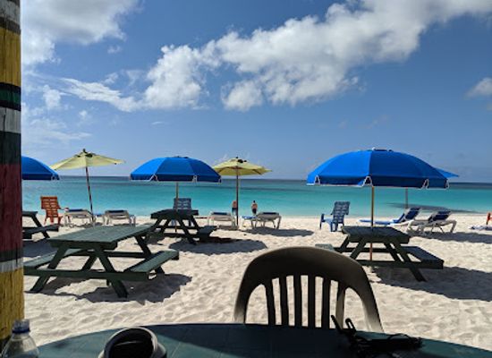 anguilla/crocus-bay/bar/gwen-s-reggae-bar-and-grill