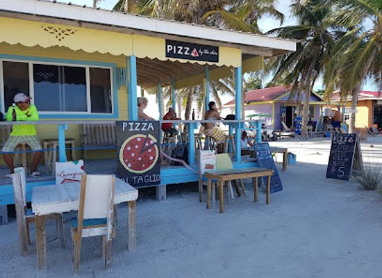 belize/caye-caulker/bar/sip-n-dip