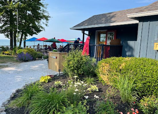 ohio/grand-river-valley/bar/driftwood-point-beach-bar-and-grill