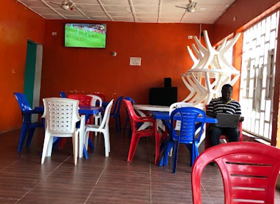 liberia/gbarpolu-county/bar/decakai-modern-entertainment-center