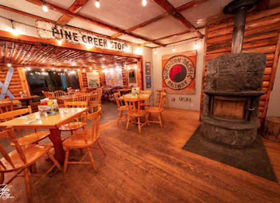 montana/absaroka-beartooth-wilderness/bar/pine-creek-lodge