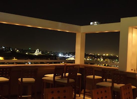 jordan/ghor-al-safi/bar/cantaloupe-gastro-pub